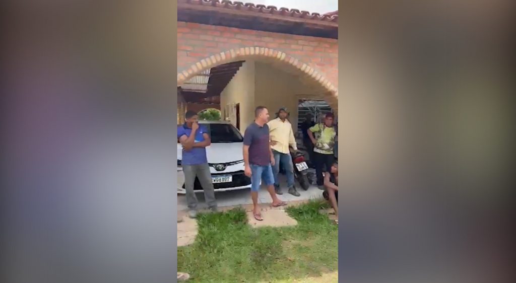 Vídeo: empresário oferece R$ 200 para cada funcionário caso Lula não vença a eleição Vídeo: empresário oferece R$ 200 para cada funcionário caso Lula não vença a eleição