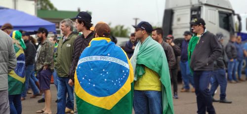 Bloqueios em estradas continuam mesmo ap&oacute;s determina&ccedil;&atilde;o do STF | CGN Brasil