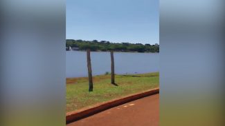 Vídeo mostra momento exato em que homem se afoga no Lago Municipal