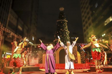 Imagem referente a Curitiba – Decoração de O Boticário e Árvore de Natal da Volvo encantam o público em Curitiba