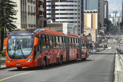 Imagem referente a Curitiba – Urbs reforça linhas de ônibus para concursos neste domingo, inclusive da Prefeitura de Curitiba