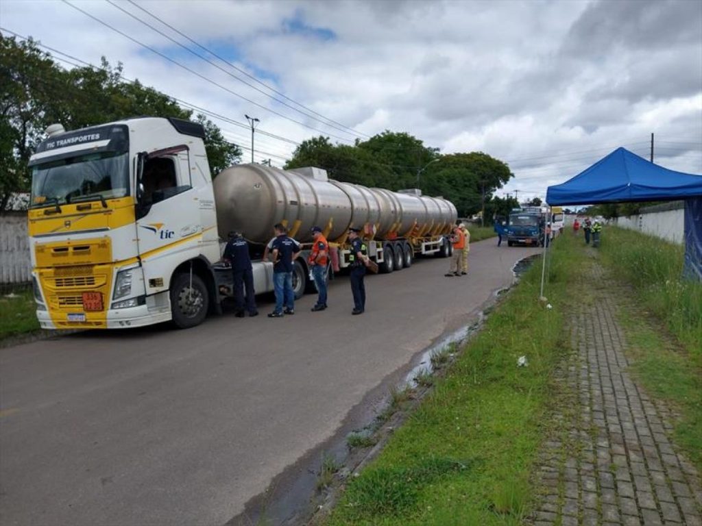 Curitiba – Defesa Civil de Curitiba atua na fiscalização de veículos com produtos perigosos