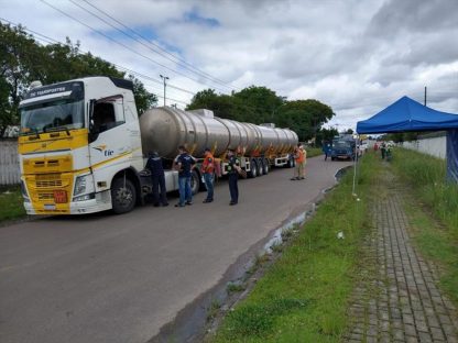 Imagem referente a Curitiba – Defesa Civil de Curitiba atua na fiscalização de veículos com produtos perigosos