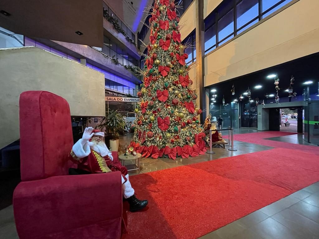 Papai Noel atende na Prefeitura de Cascavel