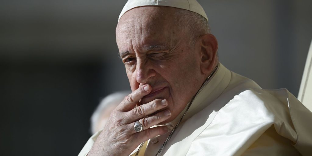 Papa Francisco ‘dá rasteira’ em comunidade LGBTQIA+ e critica barriga de aluguel e teoria de gênero