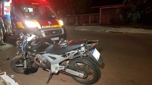 Imagem referente a Motociclista tenta desviar de buraco e sofre acidente no bairro São Cristóvão