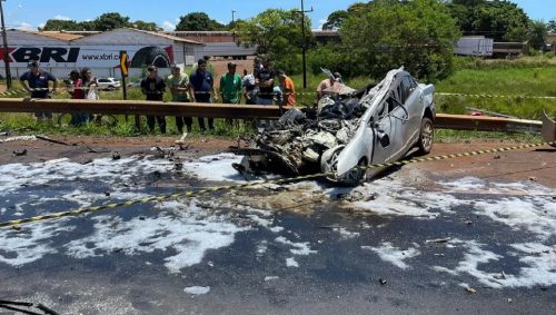 Imagem referente a Casal morre após grave colisão em Foz do Iguaçu