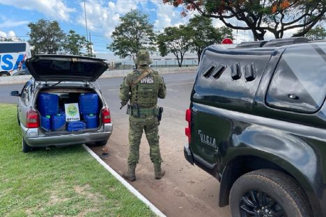 Imagem referente a BPFron apreende veículo carregado com agrotóxicos contrabandeados em Foz do Iguaçu