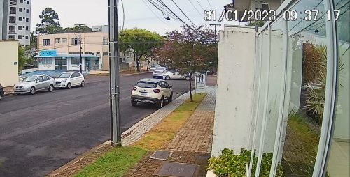 Imagem referente a Mais dois acidentes são registrados por câmera na Rua da Bandeira