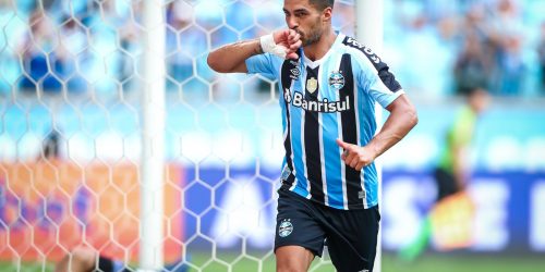 Suárez faz dois e Grêmio vence para manter liderança no Gaúcho