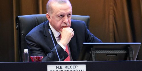 Erdogan declara estado de emergência em região atingida por terremoto