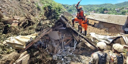 Imagem referente a Bombeiros encontram corpo de vítima de deslizamento em São Gonçalo