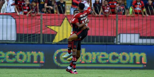Jovens da base decidem e Flamengo dispara na liderança do Carioca