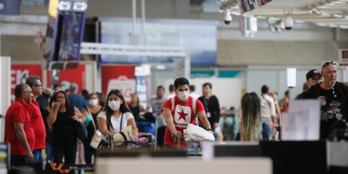 Imagem referente a Anvisa derruba obrigatoriedade de máscaras em aeroportos e aviões