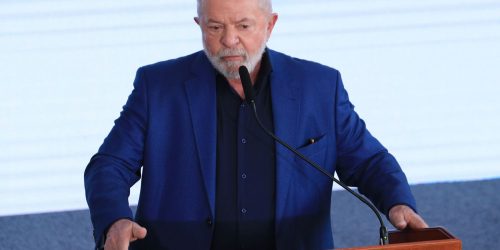 Lula conversa com Zelensky sobre guerra na Ucrânia