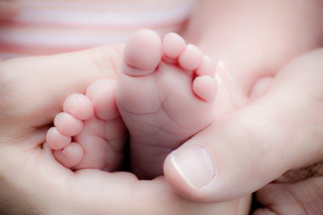 Imagem referente a Dois bebês morrem após surto de gastroenterite em maternidade