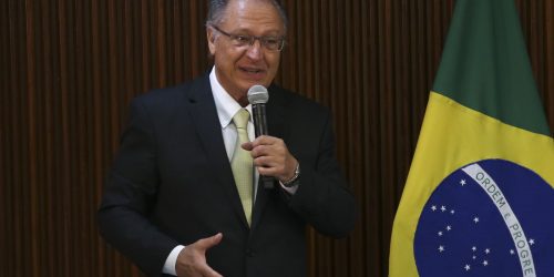 Imagem referente a Reforma tributária elevará arrecadação de municípios, diz Alckmin