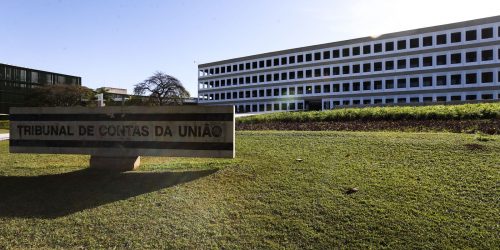 TCU vai auditar presentes entregues a Bolsonaro desde 2019