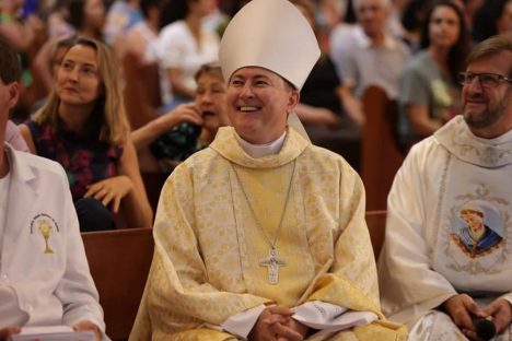 Bispo Reginei Modolo, o ‘Padre Zico’ receberá título de Cidadão Honorário de Cascavel