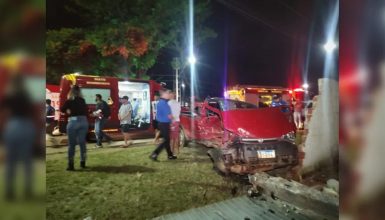 Racha entre BMW, Jetta e Clio termina com carro de pai e filho atingido; Homem morre e menino fica em estado grave