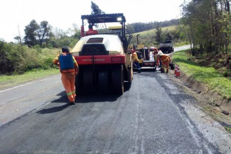 Imagem referente a Estado assina contratos de R$ 60 milhões para conservação de 24 rodovias no Oeste