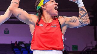 Bia Ferreira vence semi e vai disputar sua 3ª final mundial de boxe