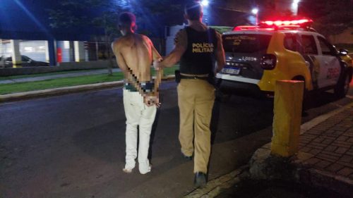 Só de calça: homem é detido após furtar celular de frentista no Esmeralda