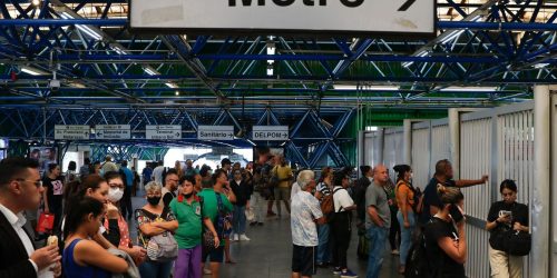 Metrô de SP não faz acordo e greve continua nesta sexta-feira