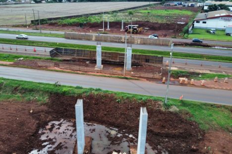 Novo viaduto da BR-277 na Perimetral de Foz do Iguaçu está com as vigas concluídas