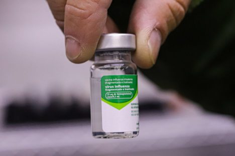 Paraná antecipa vacinação contra a gripe e campanha começa na terça-feira