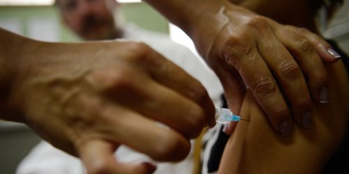 Imagem referente a Estudo mostra que Brasil está abaixo da meta de vacinação contra HPV