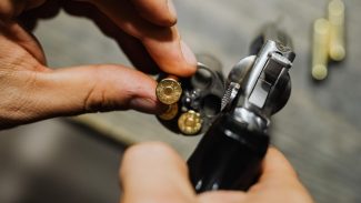 Senado aprova teste toxicológico para posse e porte de arma