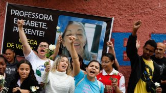 Vigília homenageia vítimas de ataque em escola de São Paulo