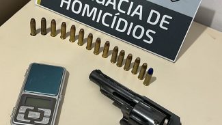 Arma calibre 38 é encontrada durante cumprimento de mandados de homicídio de Clóvis Luciano Lira