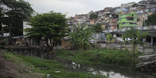 Imagem referente a Críticas a visitas a favelas revelam preconceito, dizem especialistas