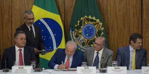 Imagem referente a Lula: governo finaliza lista de obras prioritárias dos estados