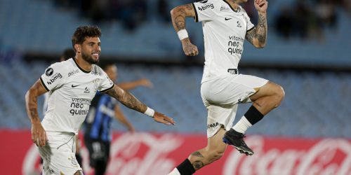 Corinthians inicia Libertadores com vitória sobre Liverpool no Uruguai