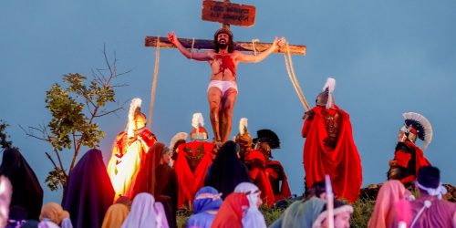 Imagem referente a Tradicional Via Sacra no Morro da Capelinha completa 50 anos