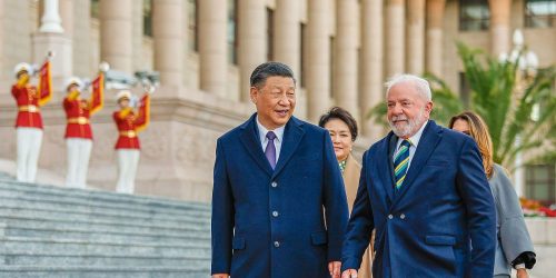 Imagem referente a Lula e Xi Jinping assinam 15 acordos de parceria em Pequim