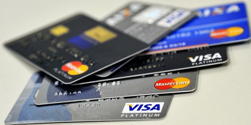 Imagem referente a Bancos entregarão estudo sobre juros do rotativo do cartão
