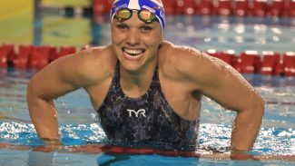 Carol Santiago é ouro em etapa do World Series de natação paralímpica