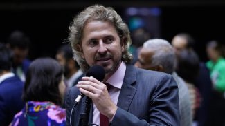 Deputado federal do Paraná gasta mais de R$ 137 mil em cota parlamentar nos primeiros três meses do ano