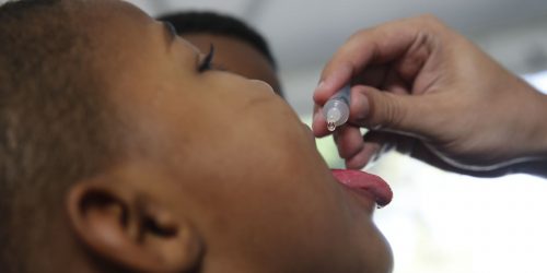 Imagem referente a Vacinação contra poliomielite deve ser reforçada no Brasil