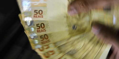 Imagem referente a  Salário mínimo de R$ 1.320 entra em vigor nesta segunda