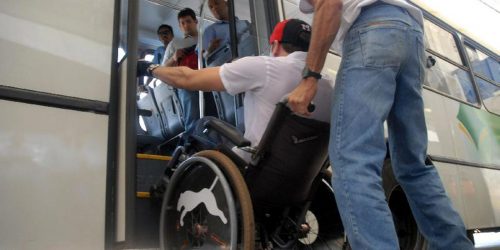 Imagem referente a Preconceito atinge 3 em cada 4 pessoas com deficiência ao se deslocar
