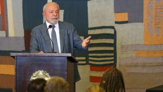 Lula reclama em reunião no Conselhão que não se pode falar de juros