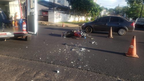 Imagem referente a Forte colisão deixa motociclista ferido na Rua Antonina, no Centro