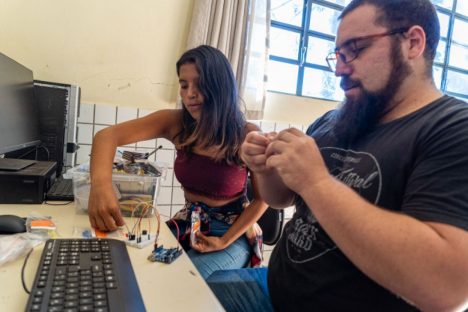 Alunos de robótica se destacam na Prova Paraná com quase 70% de acertos no ensino médio