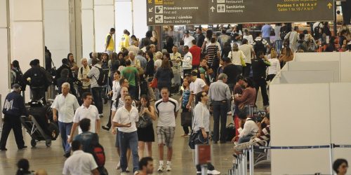 Denúncias de racismo mostram aeroporto como ambiente hostil a negros