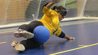 Goalball: seleção feminina estreia com goleada em competição na Suécia